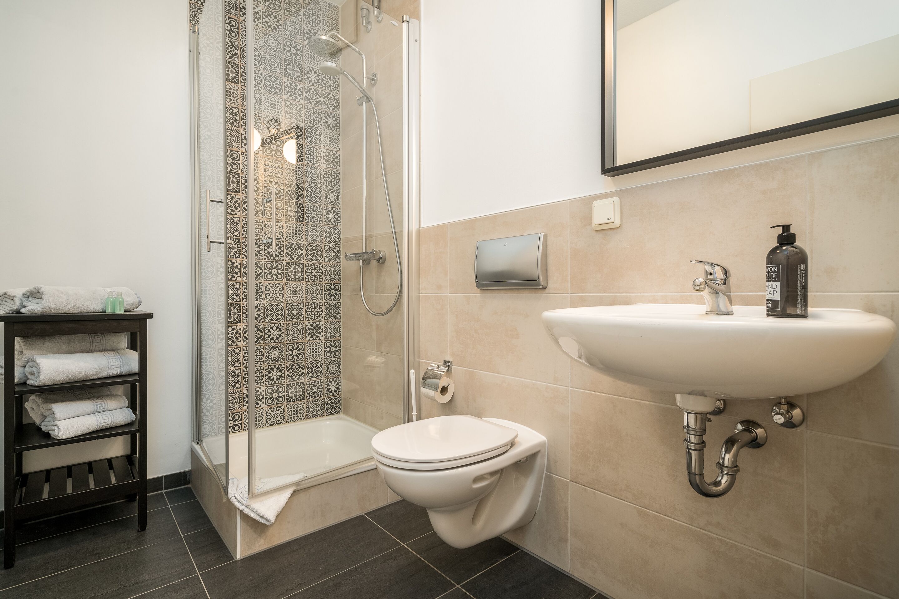 shower, free toiletries, hair dryer, towels