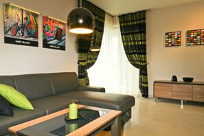 Standard Apartment, Balcony | Living room