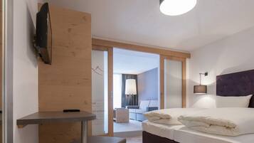 Suite, Balcony, Mountain View (Sunneseita) | Premium bedding, minibar, in-room safe, individually furnished