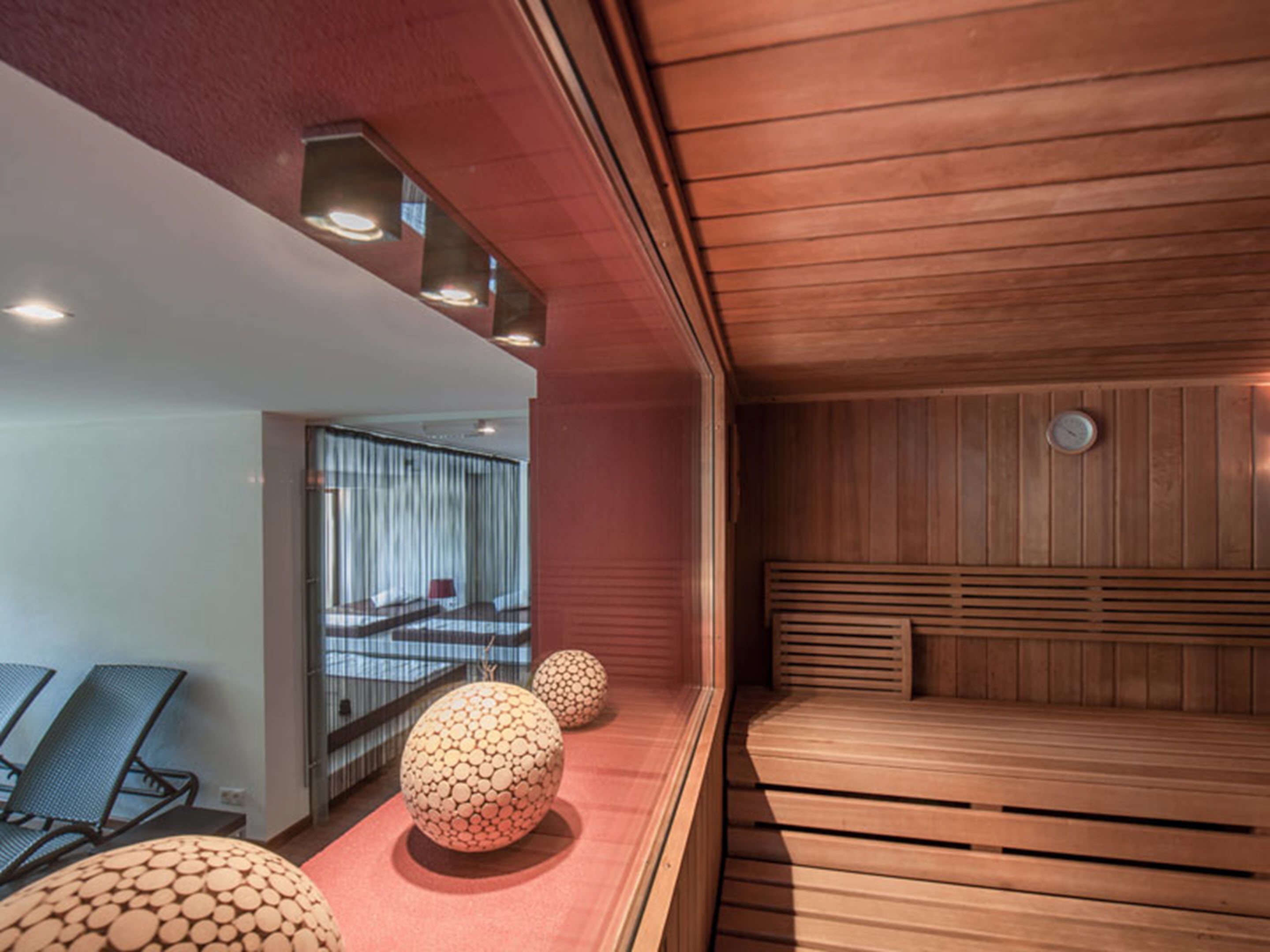 Sauna, hot tub, massages