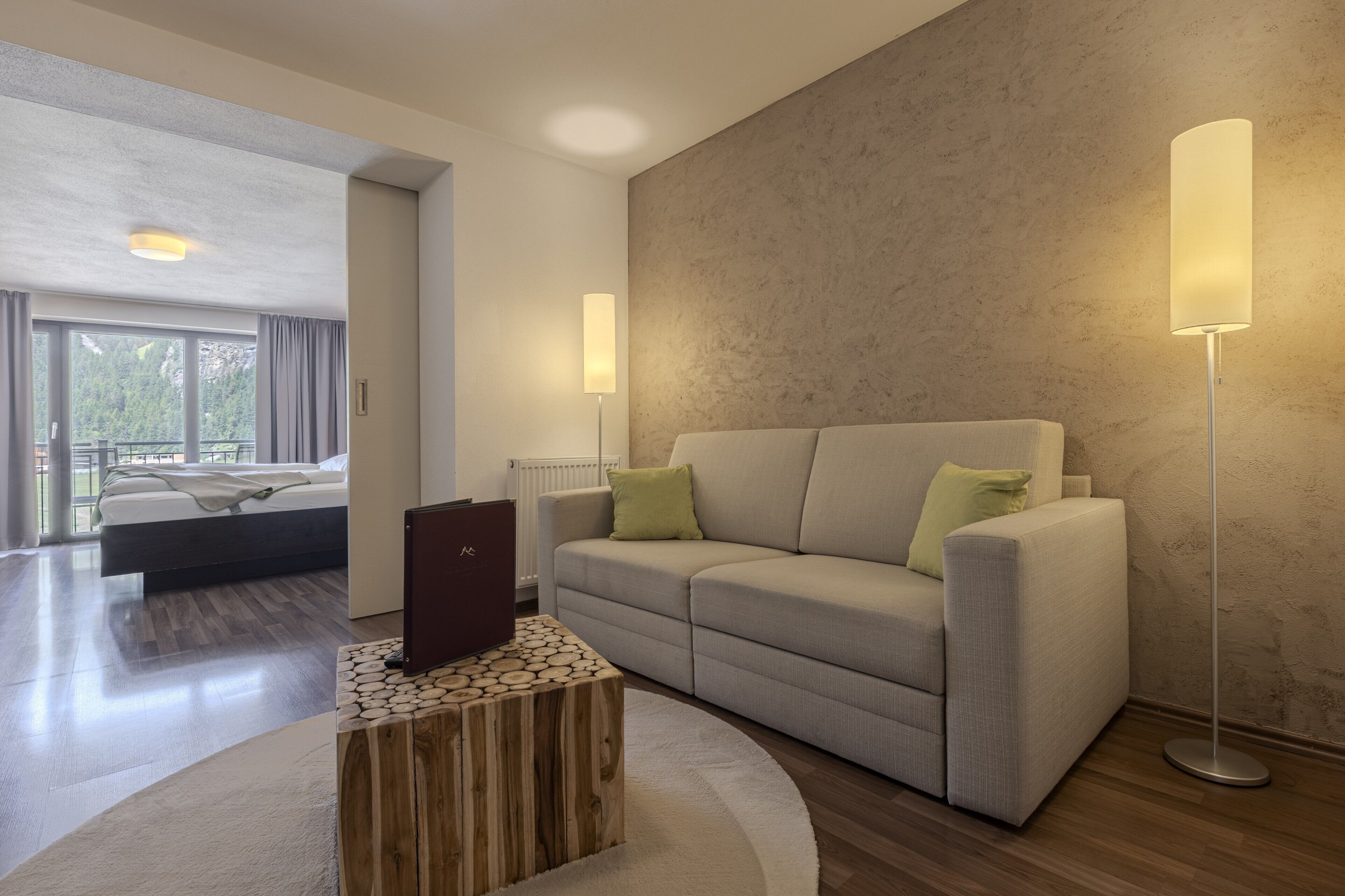 suite, balcony, mountain view (abendrot) | 1 bedroom, premium bedding, minibar, in-room safe