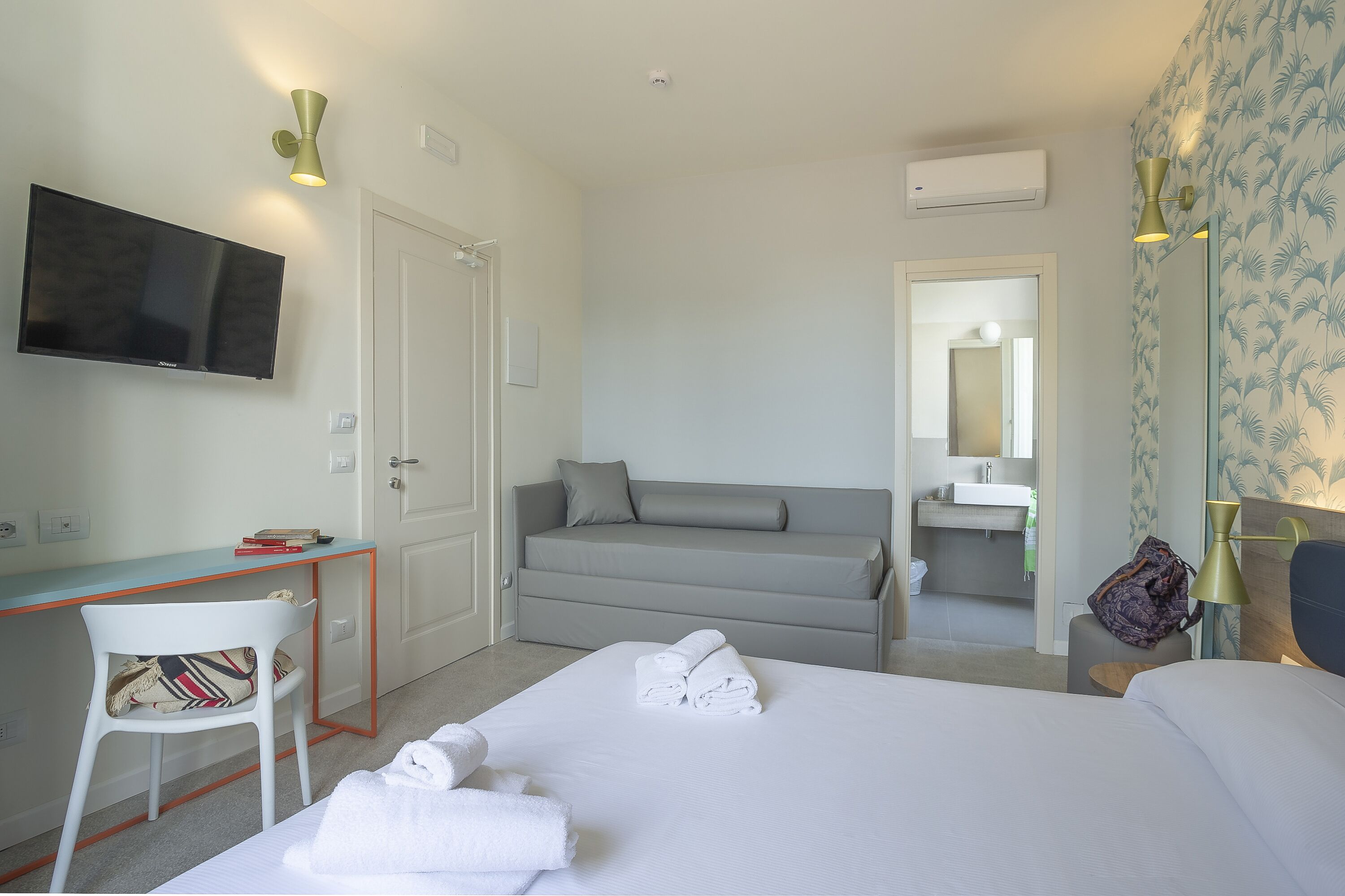 Junior Studio Suite, Multiple Beds | In-room safe, individually furnished, blackout curtains