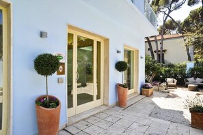 مدخل المنشأة