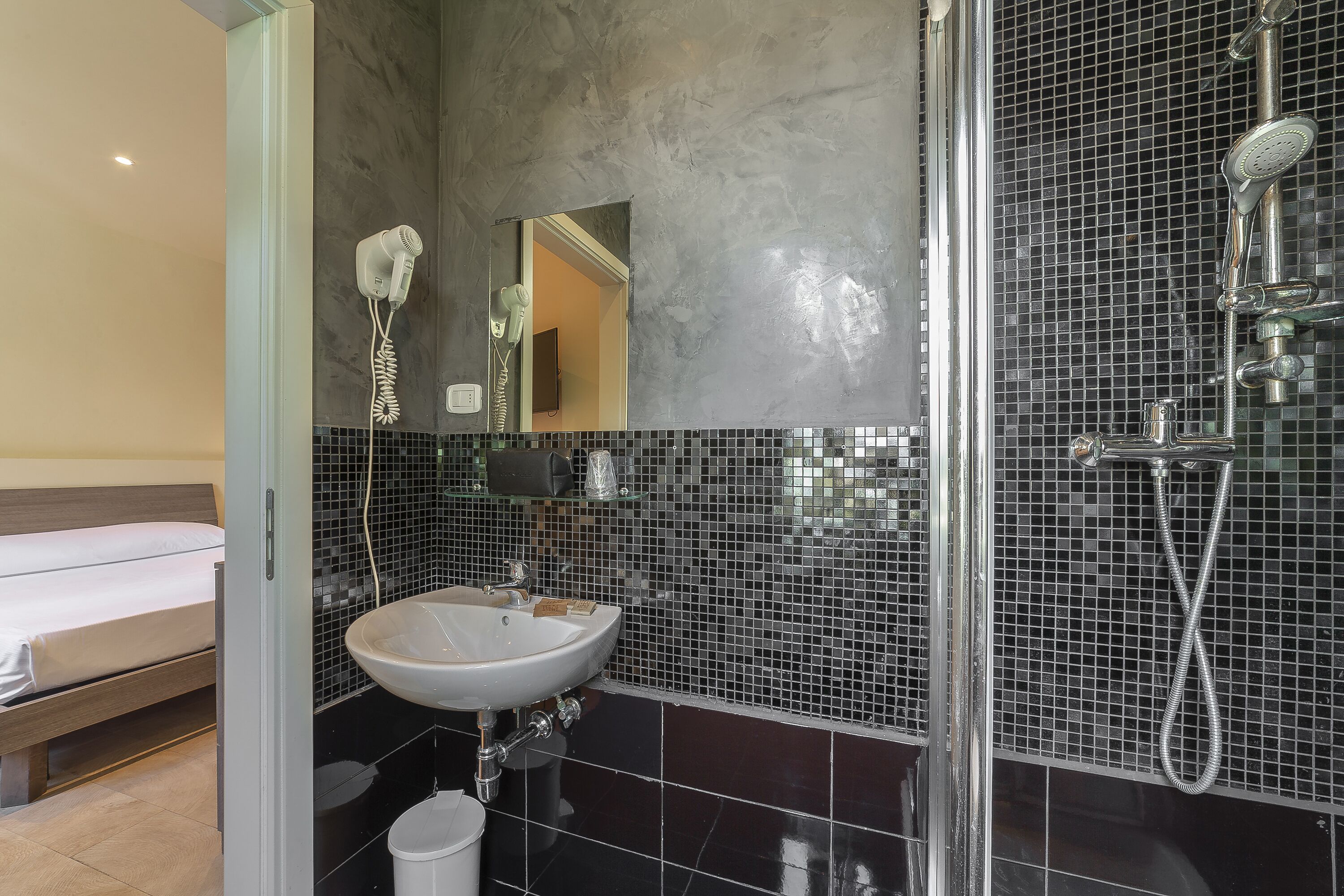 Chambre Double Économique, 1 grand lit | Salle de bain