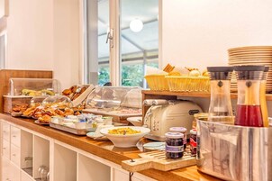 Desayuno bufé gratuito y diario