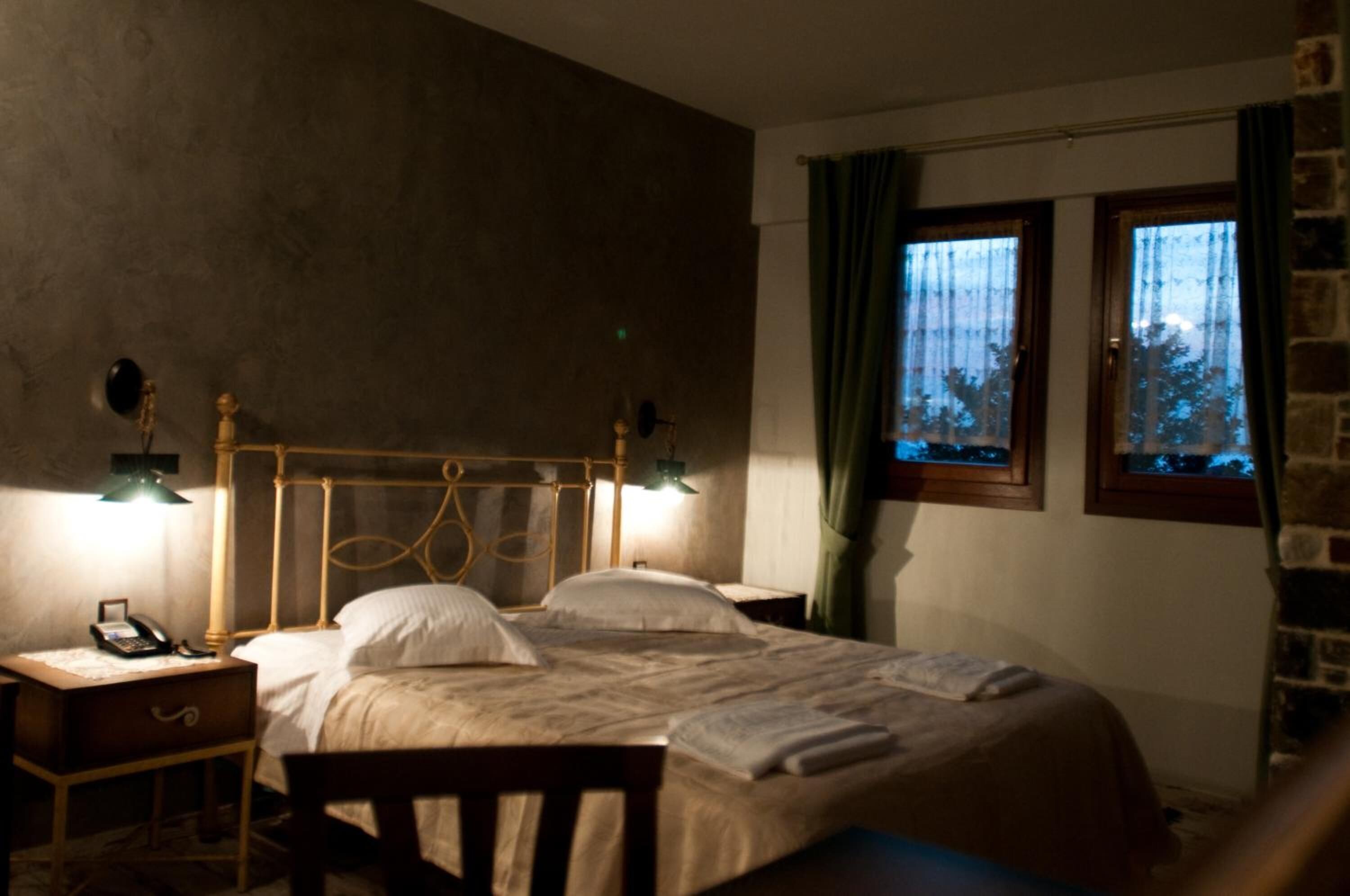 frette italian sheets, premium bedding, pillow-top beds, minibar