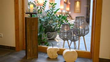 Sauna, Whirlpool, Dampfbad, Körperbehandlungen, Aromatherapie