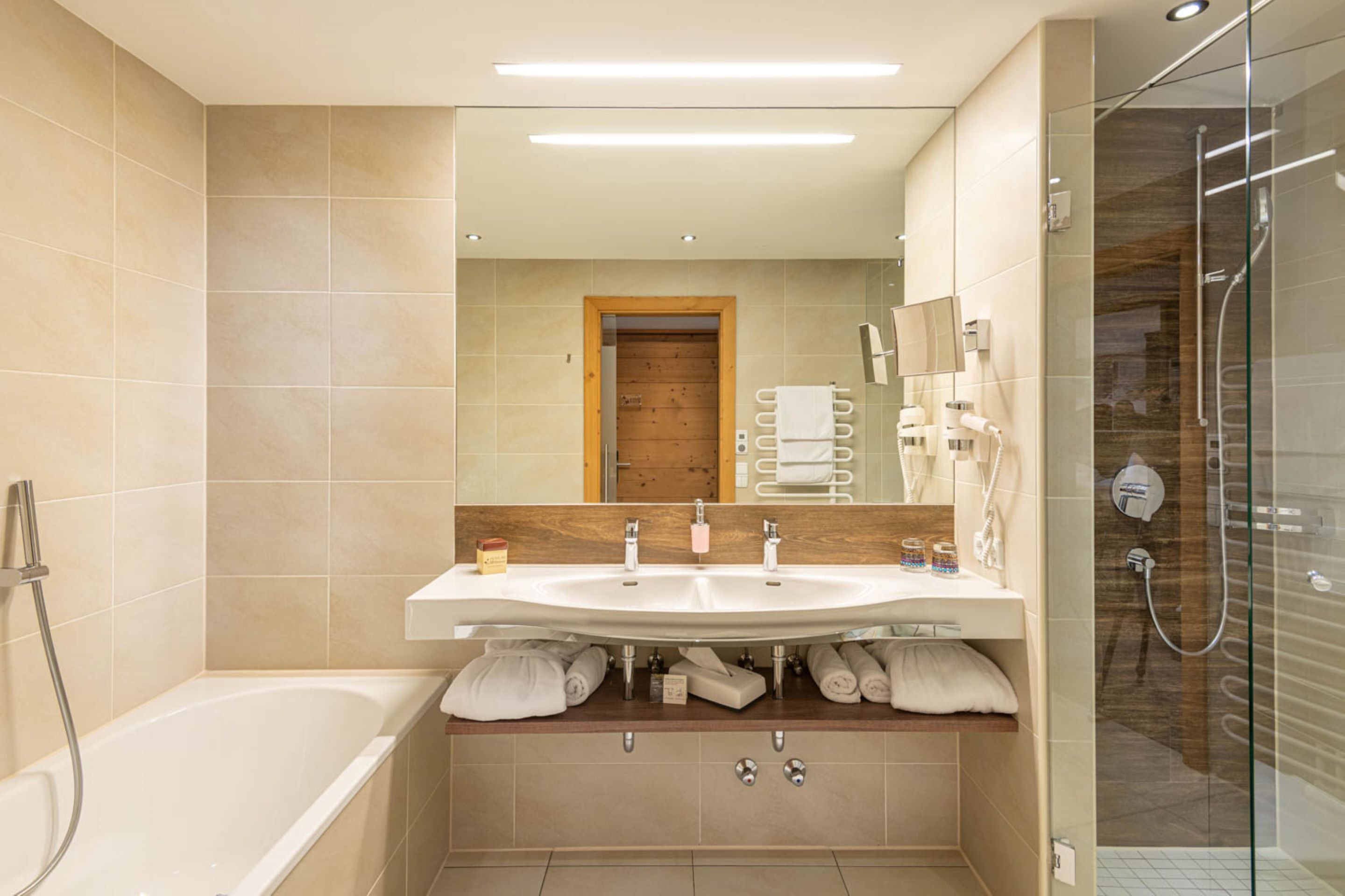 comfort triple room, balcony | bathroom | free toiletries, hair dryer, bathrobes, slippers