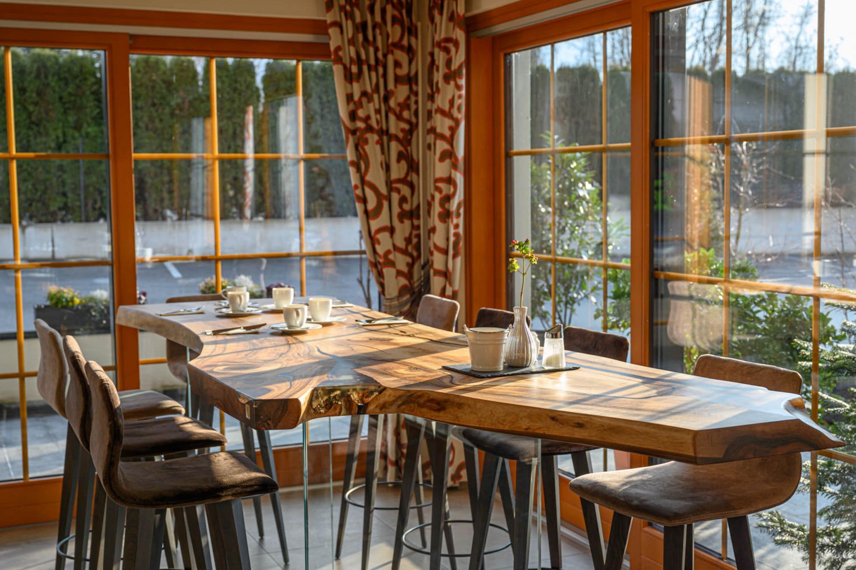 包含每日自助早餐