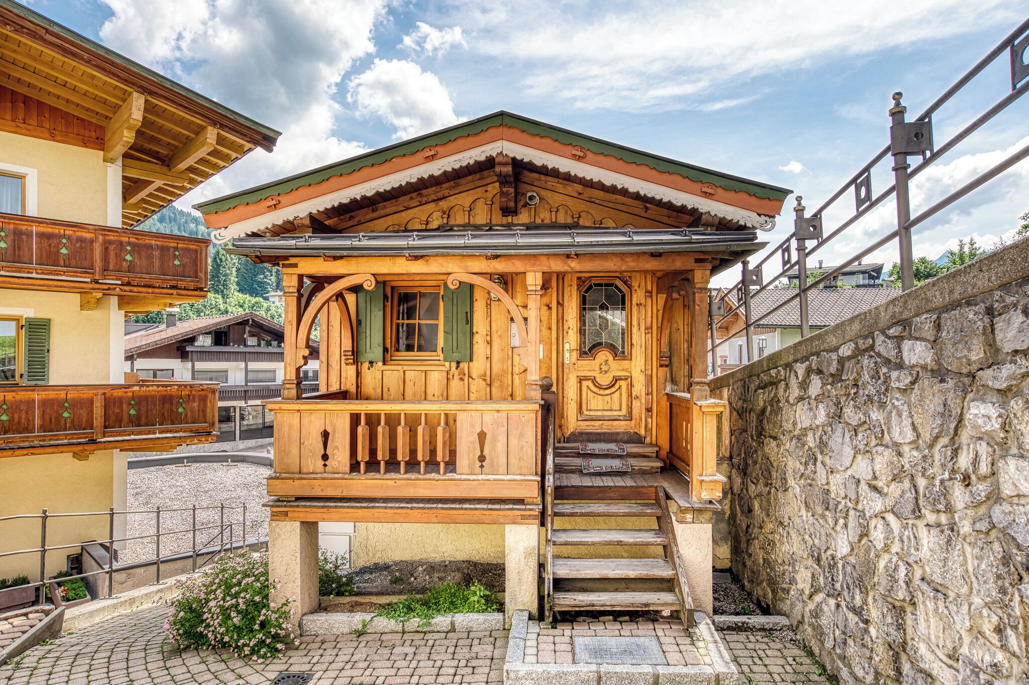 Traditional-Chalet | Hochwertige Bettwaren, Zimmersafe, individuell dekoriert