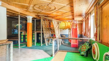 Innen-Kinderspielplatz
