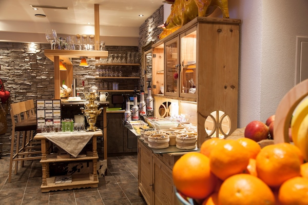 Tägliches inbegriffenes Frühstücksbuffet