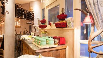 Desayuno bufé gratuito y diario