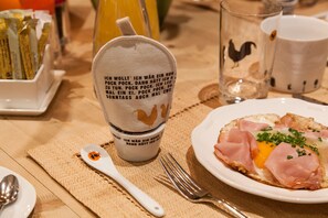 Ferdiglaget frokost hver dag (mot et tillegg)