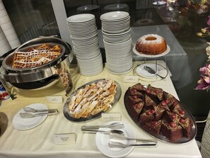 Daily to-go breakfast for a fee - Hotel Saffron (Bratislava)