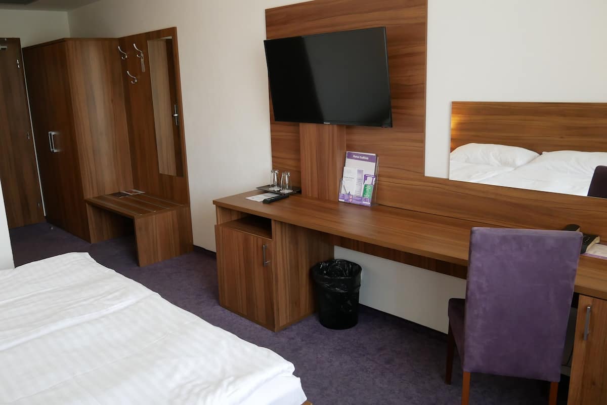 Chambre Standard double | 1 chambre, minibar, coffre-fort, bureau