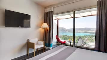 Minibar, in-room safe, desk, soundproofing