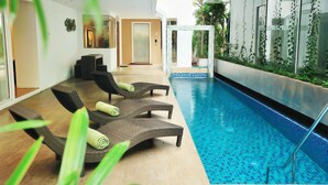 Outdoor pool - Nantra Retreat & Spa (Bangkok)