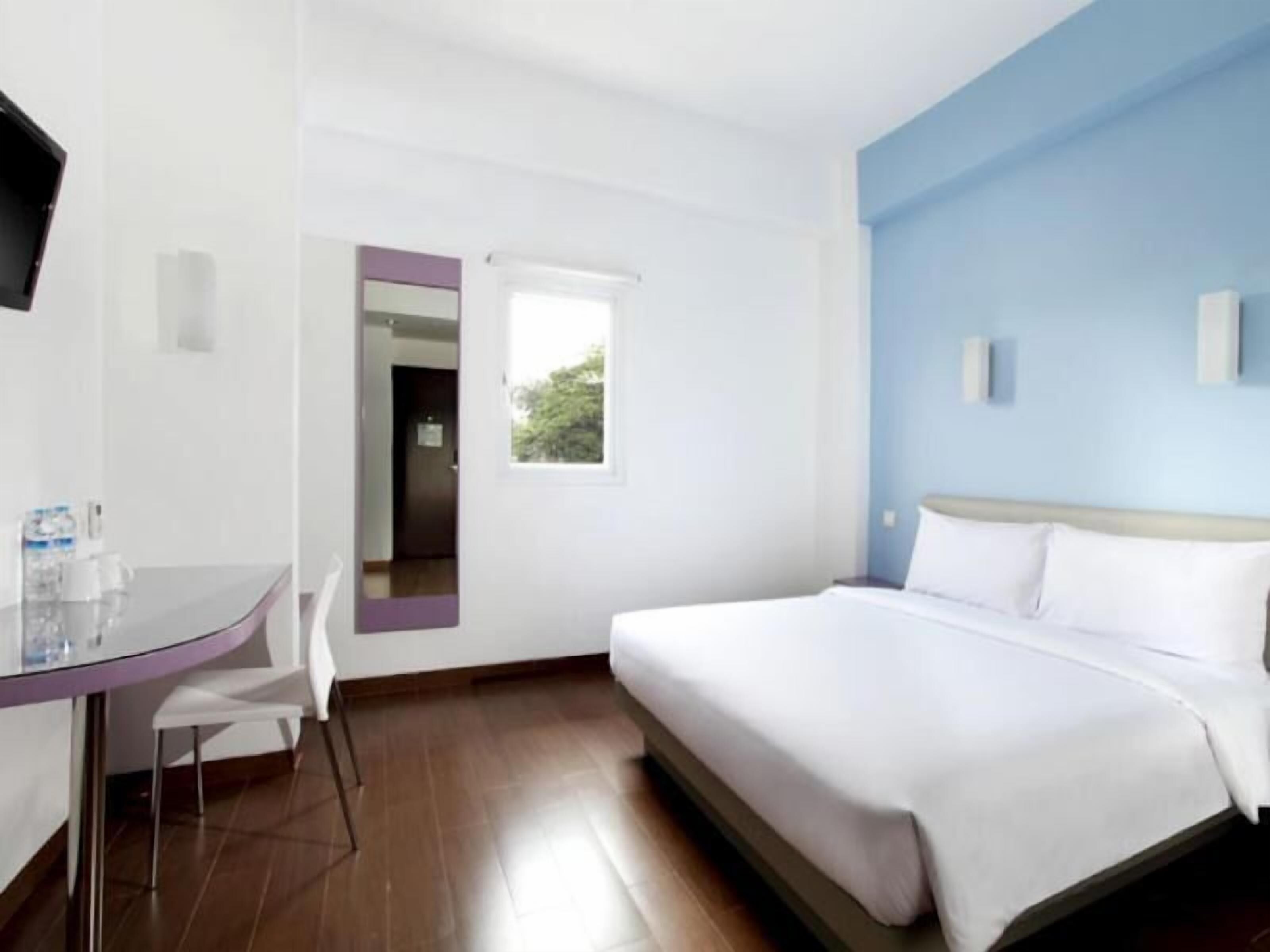 20 Schlafzimmer, hochwertige Bettwaren, Zimmersafe, Schreibtisch