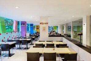 Restaurant - Amaris Hotel Padjajaran Bogor (Bogor)