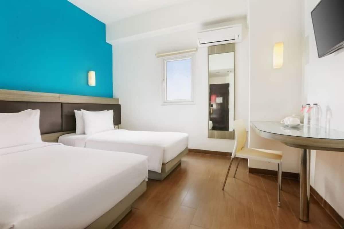 20 Schlafzimmer, hochwertige Bettwaren, Zimmersafe, Schreibtisch