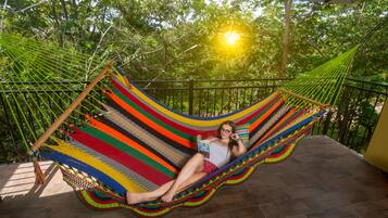 Junior Suite, 1 King Bed, Mountain View | Terrace/patio