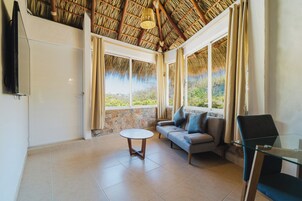 Cabin | Living area | TV