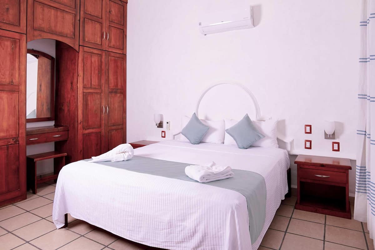 In-room safe, iron/ironing board, free WiFi, bed sheets