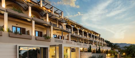 Facciata della struttura