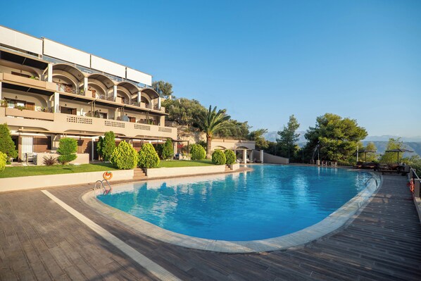 Seasonal outdoor pool