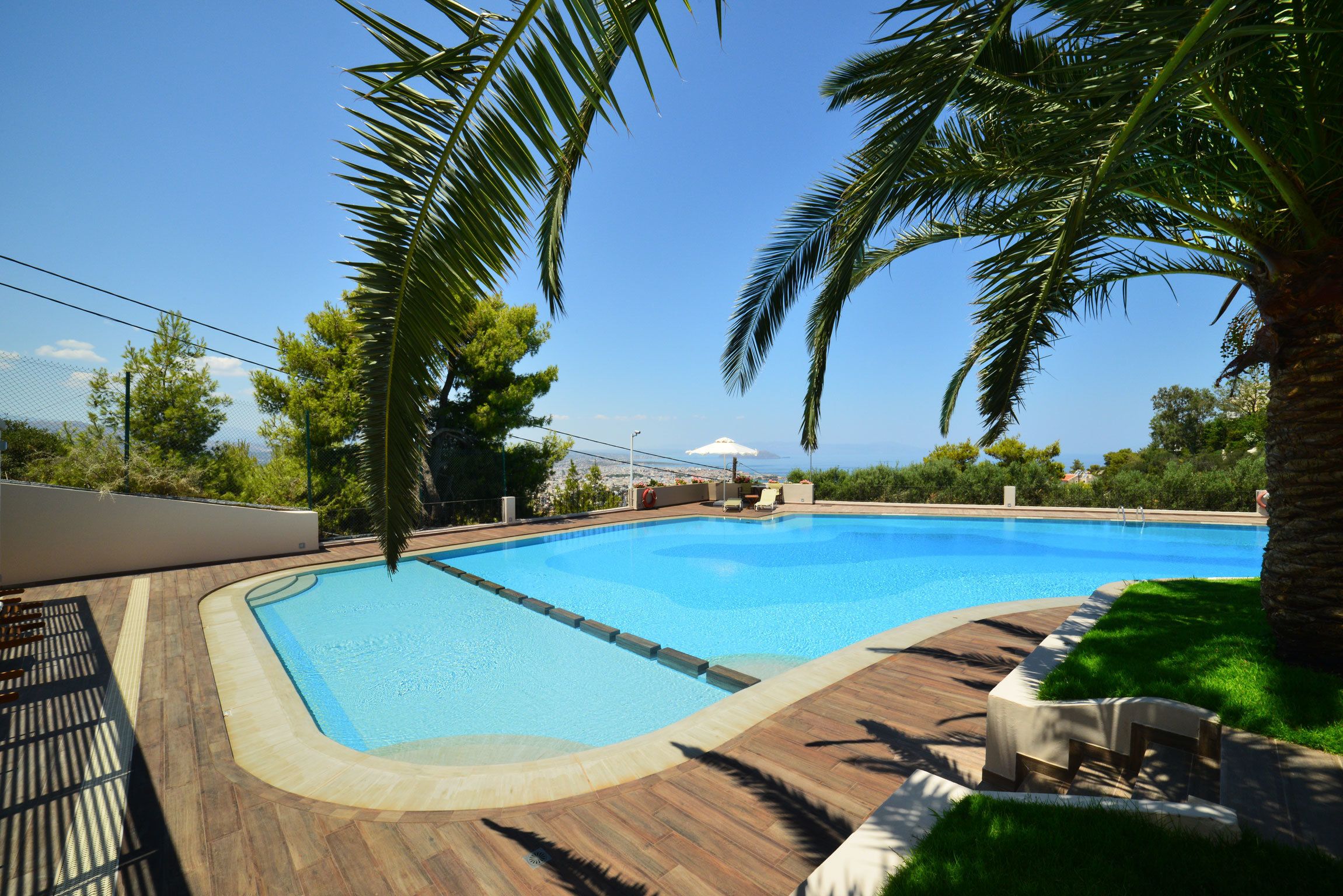 Piscine extérieure (ouverte en saison)