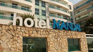 Front of property - Hotel Mandai (Cabo Frio)