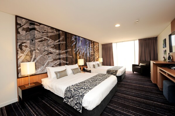 Superior Twin Room, 2 Queen Beds | Premium bedding, pillow-top beds, minibar, in-room safe - Mantra Gladstone (Barney Point)