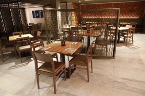 Breakfast, lunch and dinner served