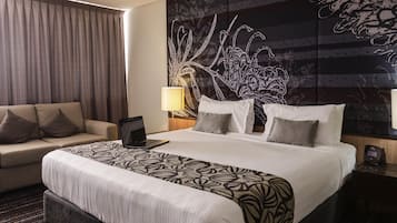 Ropa de cama de alta calidad, camas con pillow-top y minibar