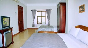 Minibar, individually furnished, desk, blackout drapes - Nice Hotel (Nha Trang)