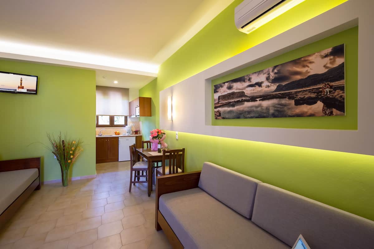 Appartement, 1 chambre | Coin séjour | Télévision à écran plat