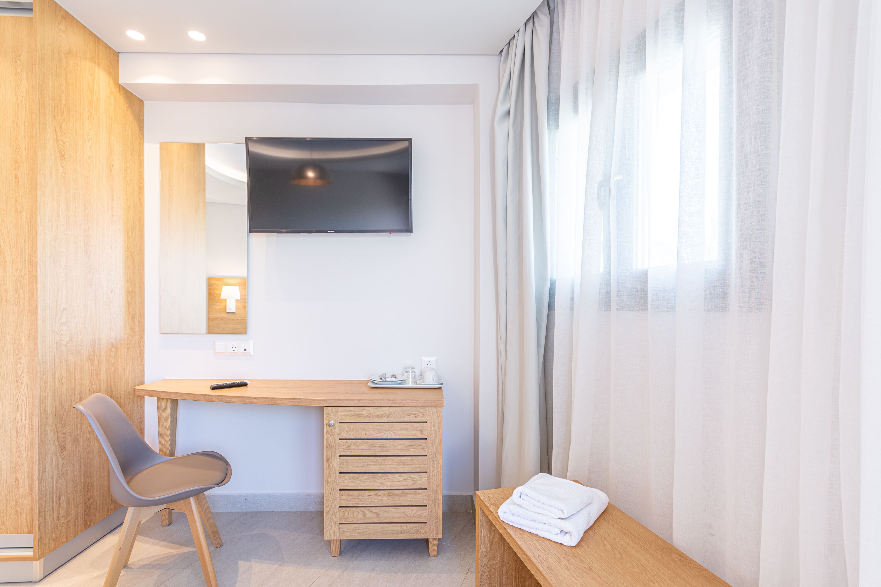 superior room, garden view | 1 bedroom, individually decorated, individually furnished, desk