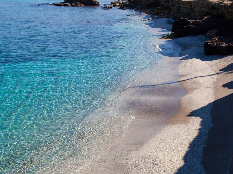 Private beach nearby, sun-loungers, beach umbrellas