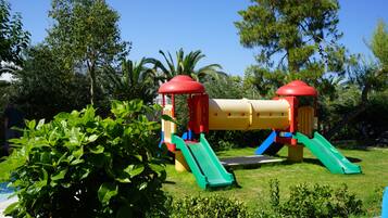 Children’s play area – outdoor