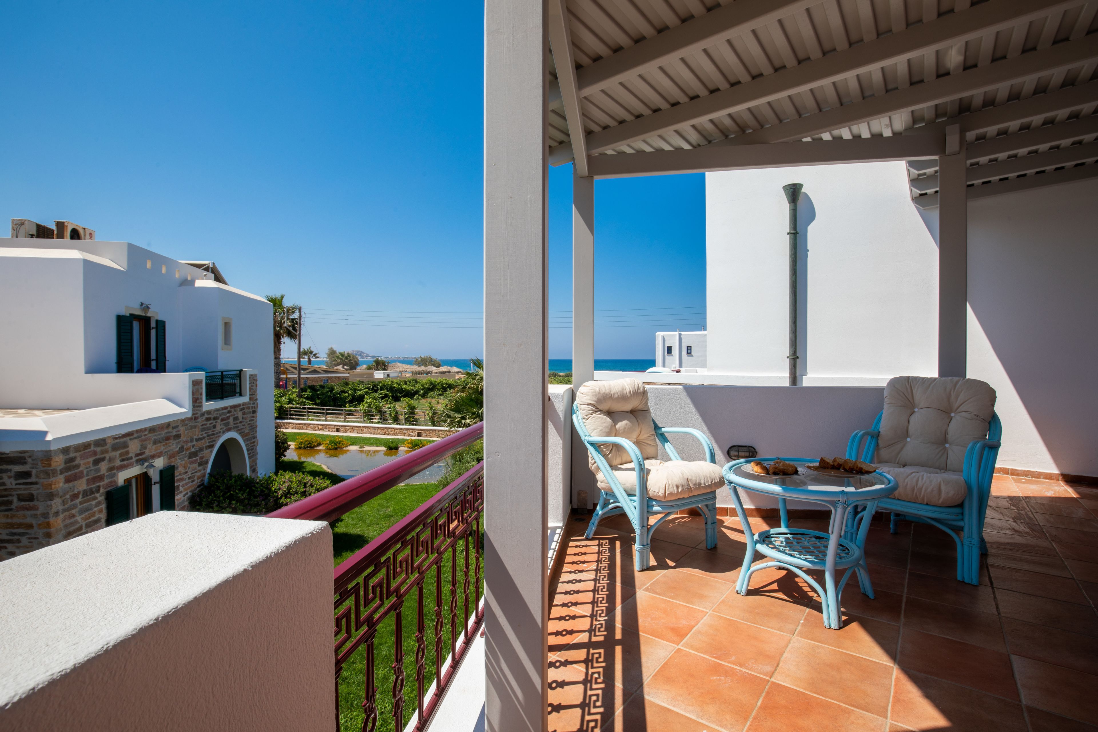 family room (superior deluxe) | balcony