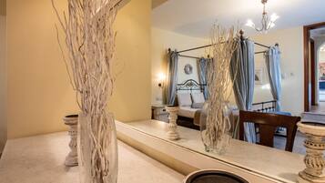 Family Room (Superior Deluxe) | In-room safe, free WiFi, bed sheets