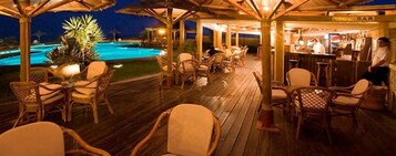 Poolside bar