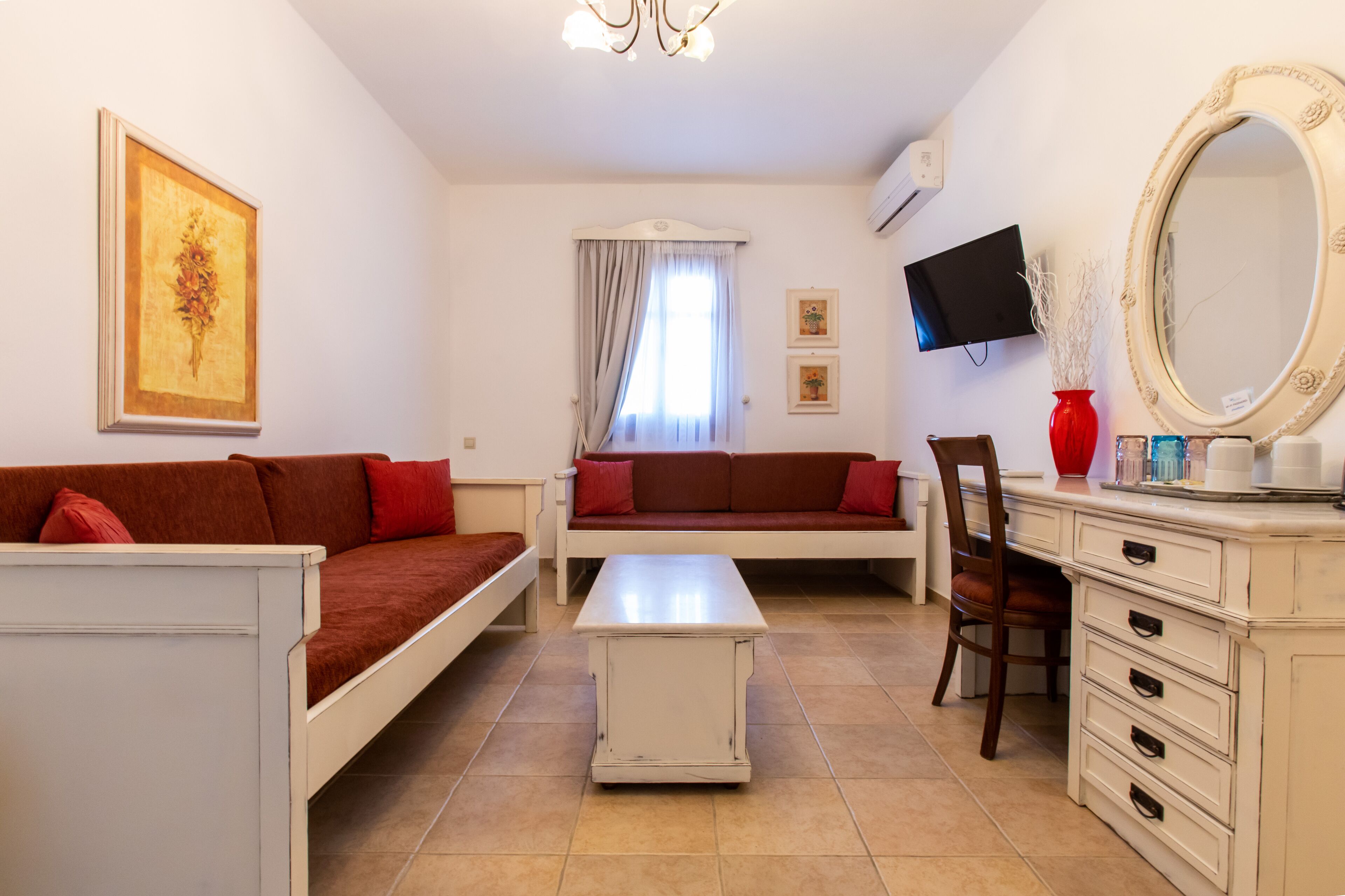 family room (superior deluxe) | 1 bedroom, in-room safe, free wifi, bed sheets
