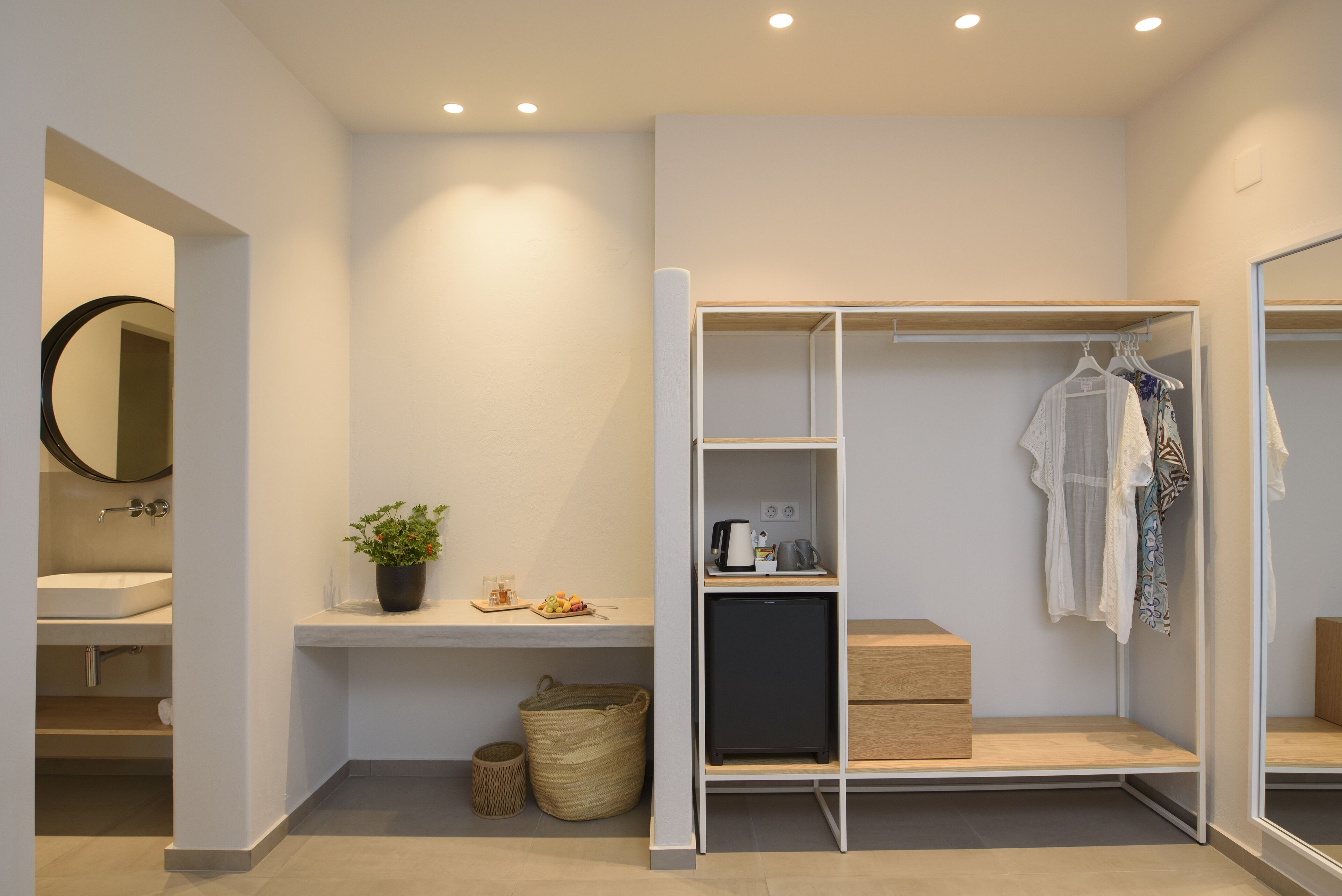 family suite, garden view | 1 bedroom, in-room safe, individually furnished, desk