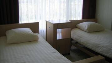 1 slaapkamer, een kluis op de kamer, verduisterende gordijnen