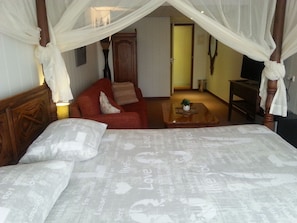 1 bedroom, in-room safe, blackout drapes, cribs/infant beds - Hotel Den Helder (Den Helder)