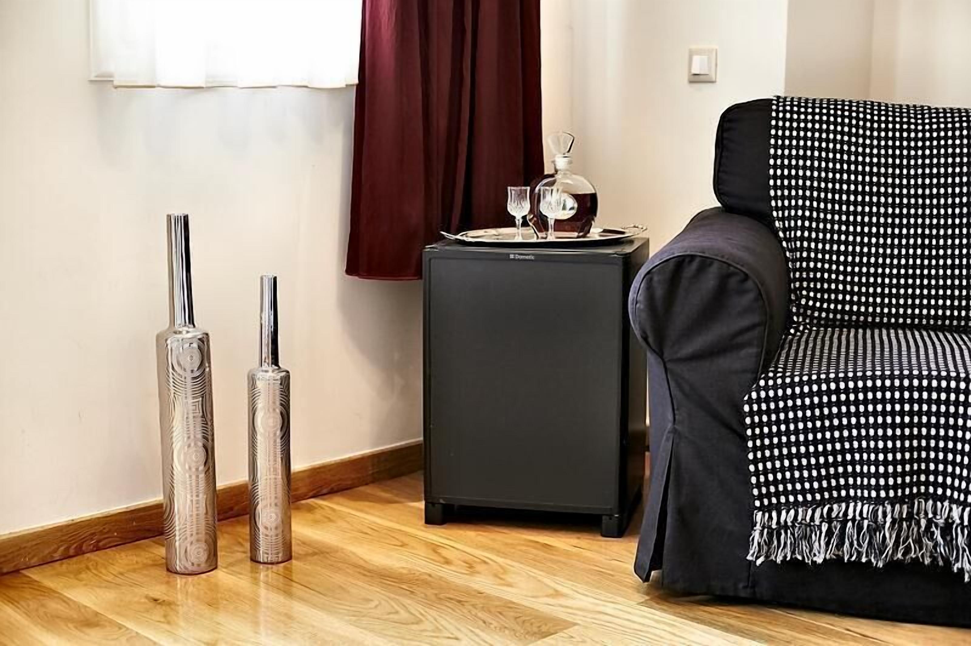 Superior Double Room, 1 Double Bed, Non Smoking, Hill View (Castle View) | Living room | 32-inch LED TV with digital channels, TV