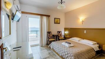 In-room safe, free WiFi, bed sheets