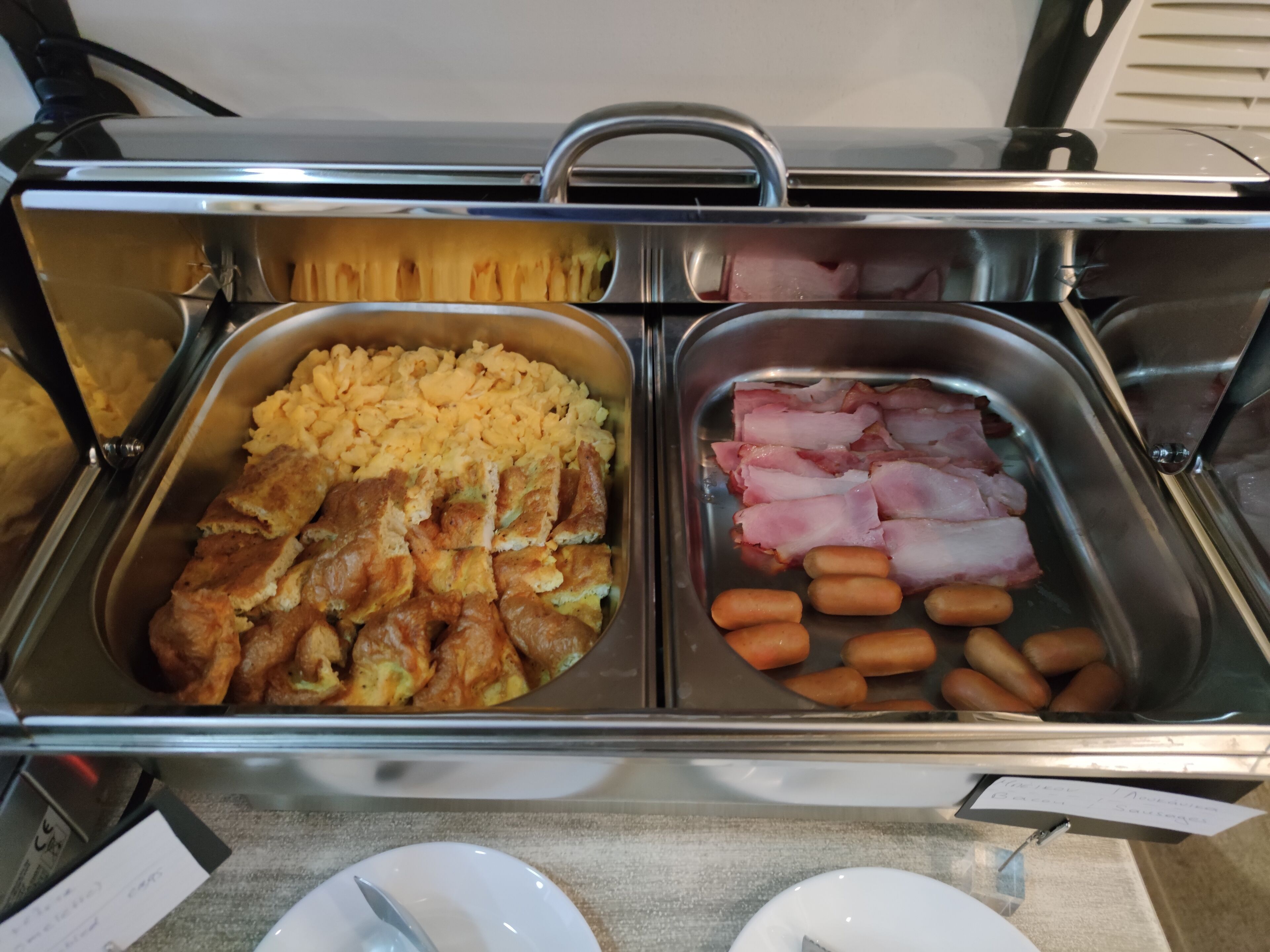 daily buffet breakfast (eur 8.50 per person)